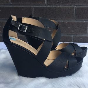 Chinese Laundry platform/wedge sandals